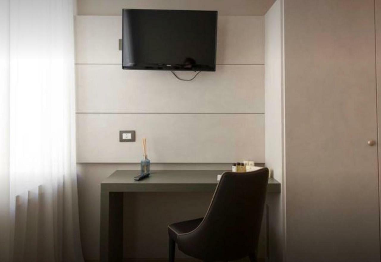 Accademia 21 Bed & Breakfast Mantova Exterior photo