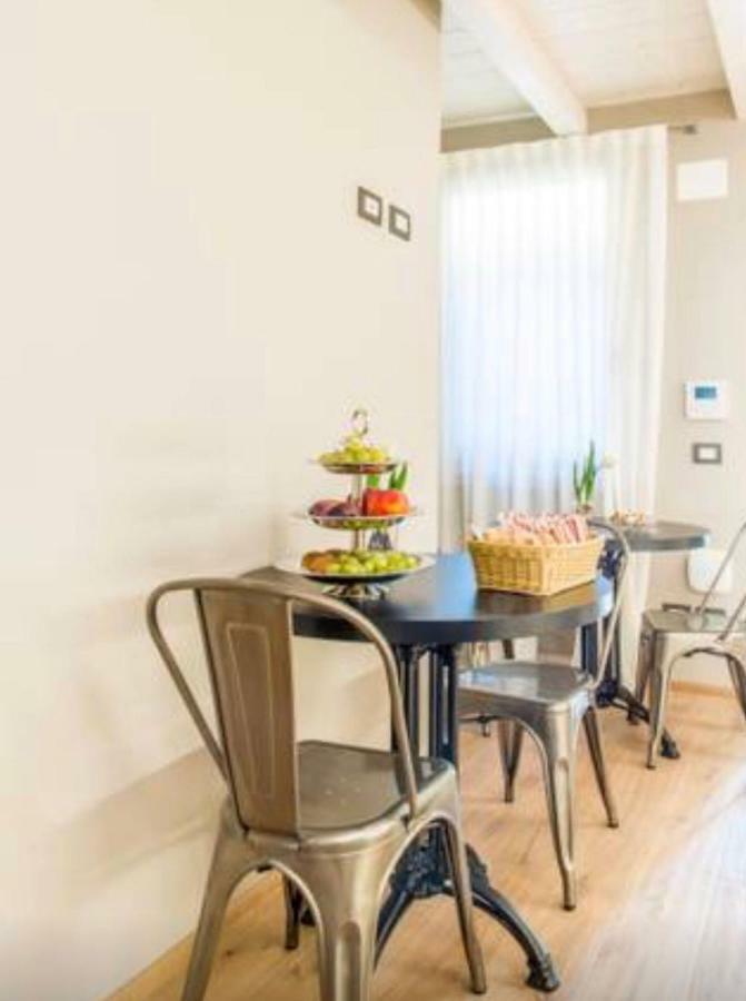 Accademia 21 Bed & Breakfast Mantova Exterior photo
